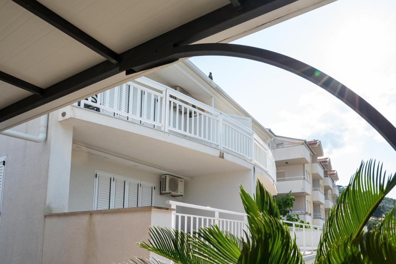 Vdl Apartments Trogir Exteriör bild