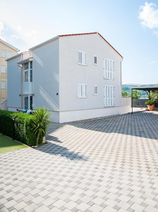 Vdl Apartments Trogir Exteriör bild