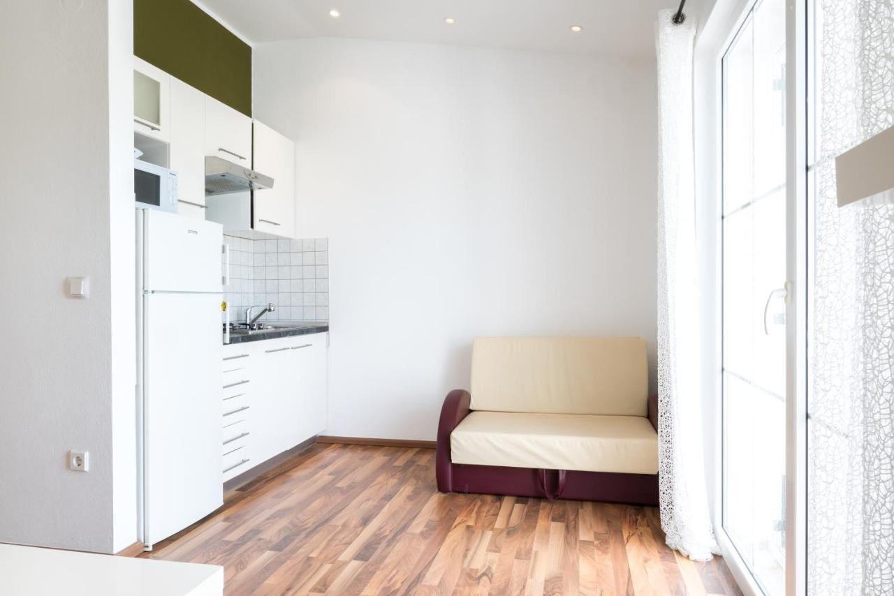 Vdl Apartments Trogir Exteriör bild