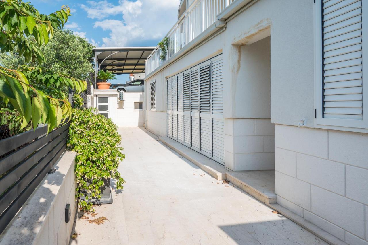 Vdl Apartments Trogir Exteriör bild