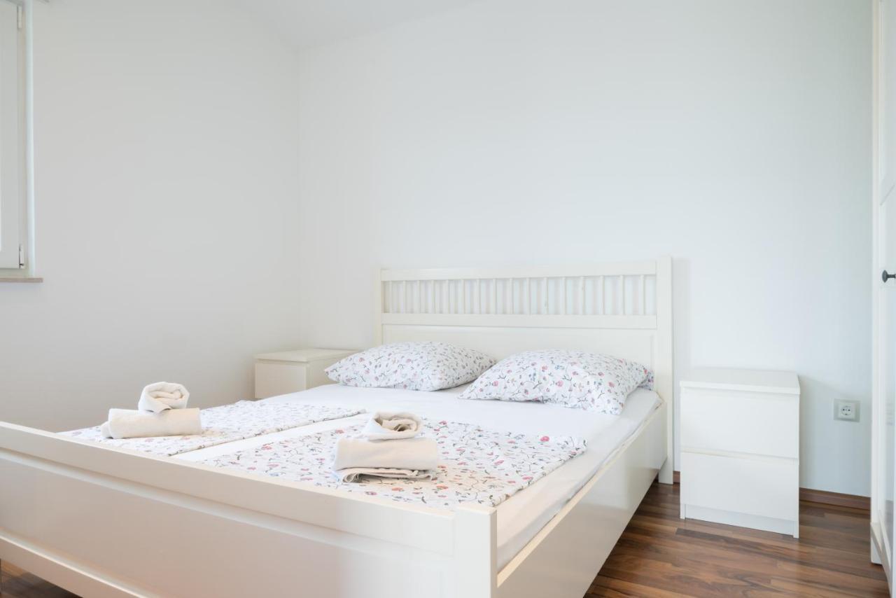 Vdl Apartments Trogir Exteriör bild